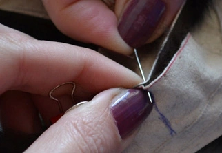 Small Spool of Polyester Sewing Thread Use Small Spool of Polyester Sewing Thread Use